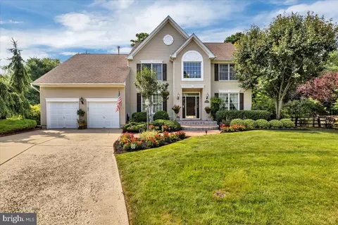 16 Regency Dr, Voorhees, NJ 08043