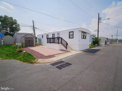 19 Cedarwood, Gloucester City, NJ 08030
