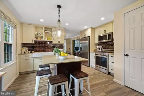 8 Dorset Rd, Cherry Hill, NJ 08003