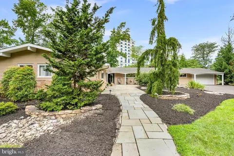 303 Cherry Hill Blvd, Cherry Hill, NJ 08002