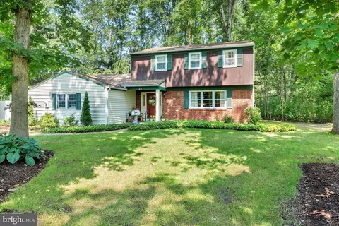 22 Delwood Ln, Berlin, NJ 08009