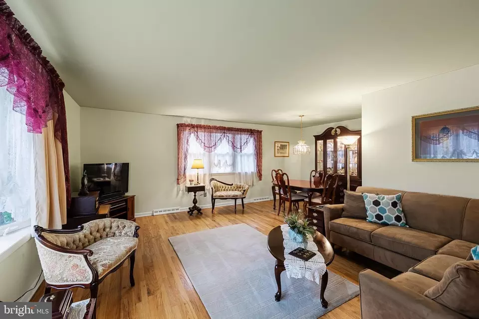 Living - 6916 Collins Ave, Pennsauken, NJ 08109 photo 2 of 3