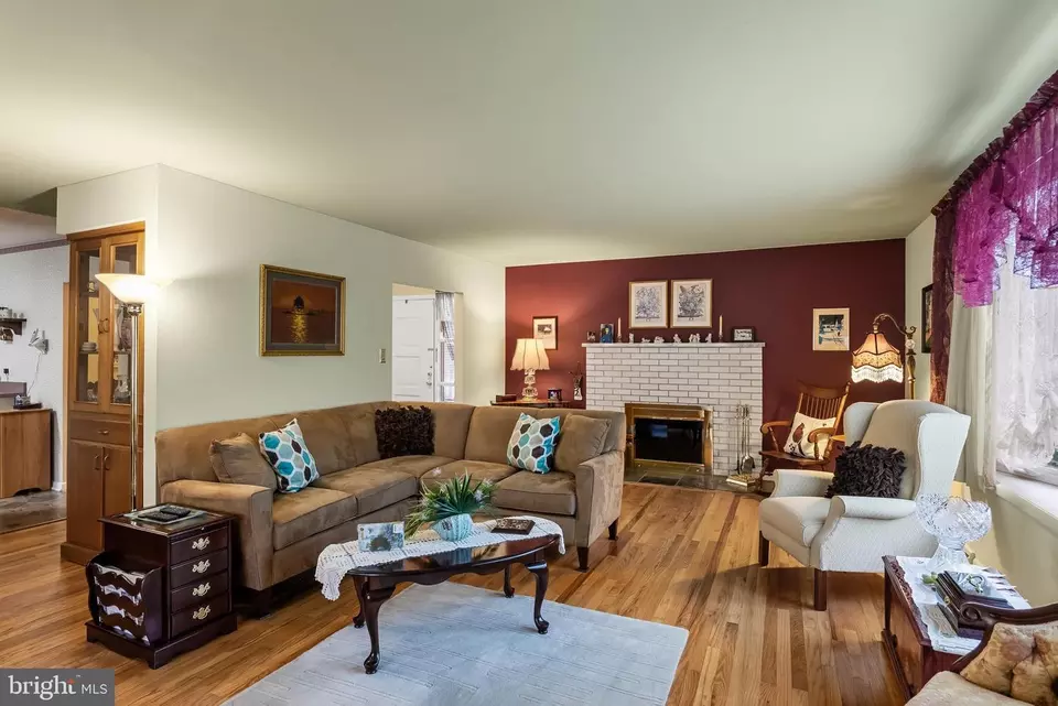 Living - 6916 Collins Ave, Pennsauken, NJ 08109 photo 3 of 3