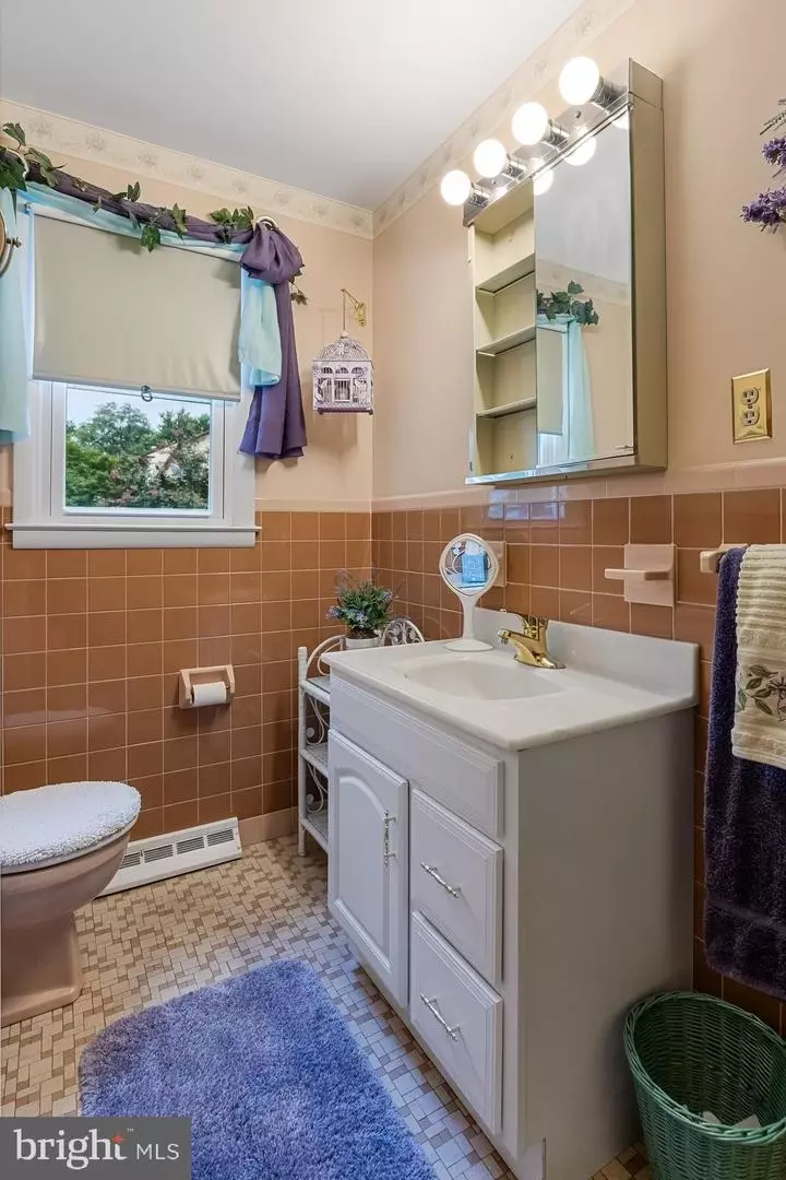 Bath - 6916 Collins Ave, Pennsauken, NJ 08109 photo 3 of 3