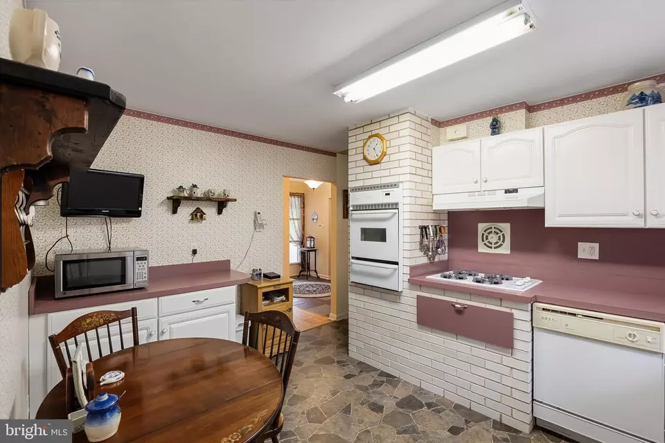 Kitchen - 6916 Collins Ave, Pennsauken, NJ 08109 photo 4 of 4