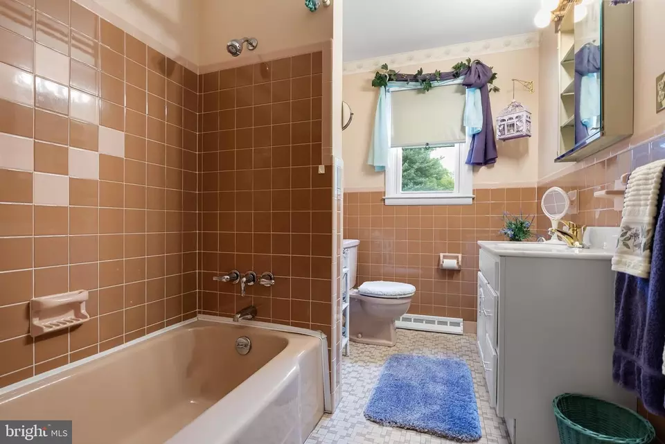 Bath - 6916 Collins Ave, Pennsauken, NJ 08109 photo 2 of 3