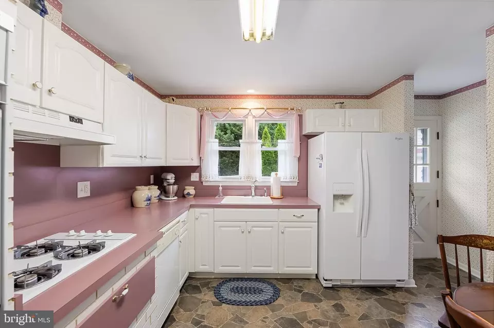 Kitchen - 6916 Collins Ave, Pennsauken, NJ 08109 photo 2 of 4