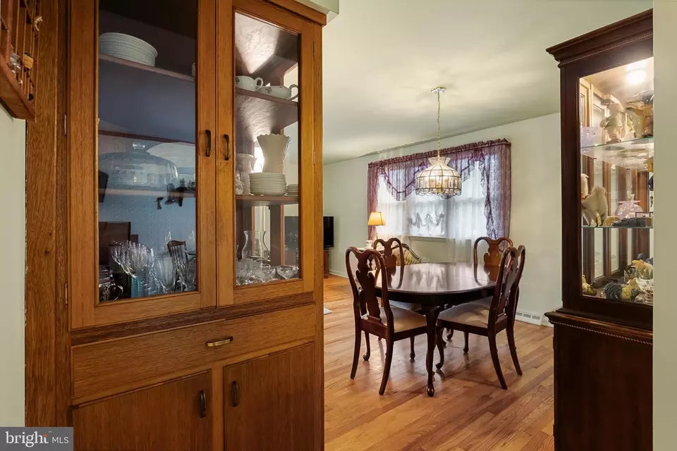 Dining - 6916 Collins Ave, Pennsauken, NJ 08109 photo 2 of 2