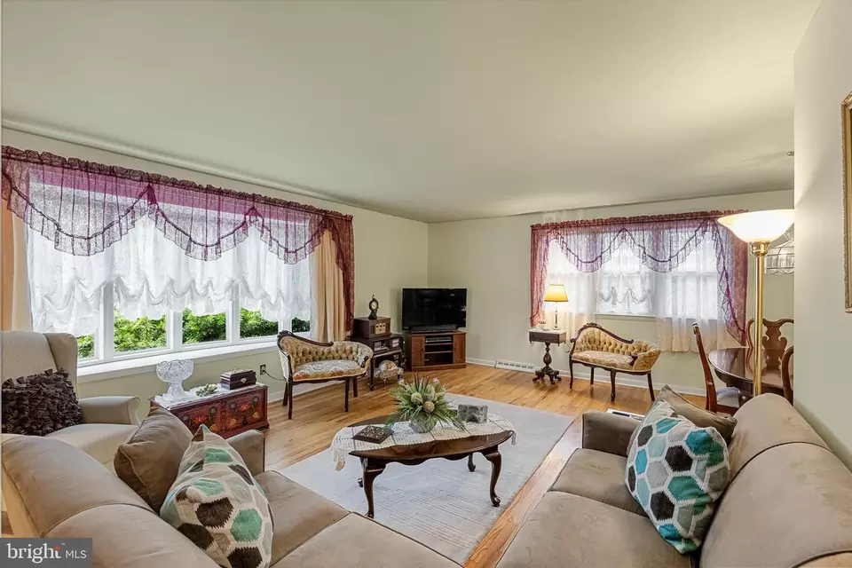 Living - 6916 Collins Ave, Pennsauken, NJ 08109 photo 1 of 3