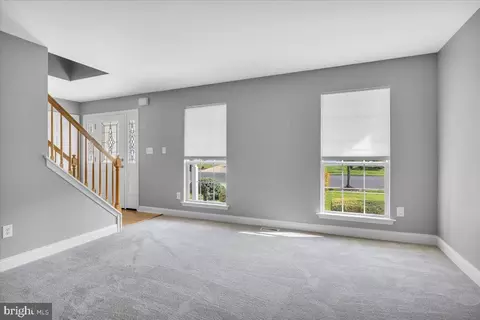 Living - 6 Redbud Dr, Sicklerville, NJ 08081 photo 1 of 4