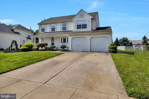 Exterior - 6 Redbud Dr, Sicklerville, NJ 08081 photo 2 of 3