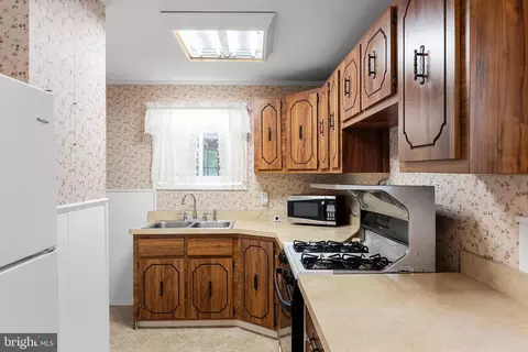 Kitchen - 26 State Ave, Lindenwold, NJ 08021 photo 2 of 4
