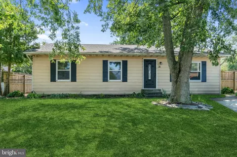 31 Highland Ave, Sicklerville, NJ 08081