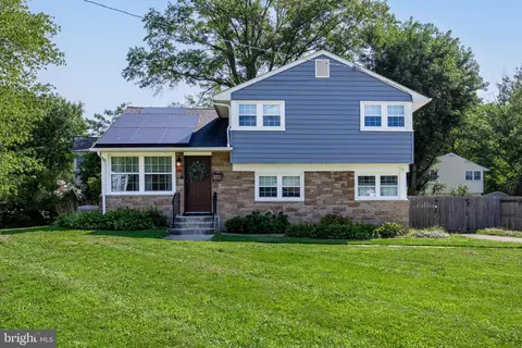 11 Brookmead Dr, Cherry Hill, NJ 08034