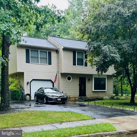 8 Catherine Ct, Sicklerville, NJ 08081
