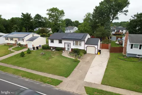 139 Kelly Driver Rd, Laurel Springs, NJ 08021