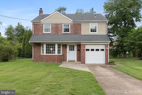 24 Kent Rd, Cherry Hill, NJ 08002