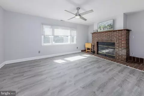 Living - 1507 Pine St, Pine Hill, NJ 08021 photo 2 of 3