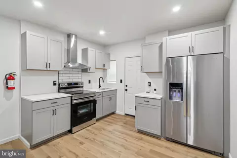 744 Romana Gonzalez St, Camden, NJ 08103