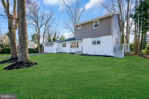 110 Warren Ave, Voorhees, NJ 08043