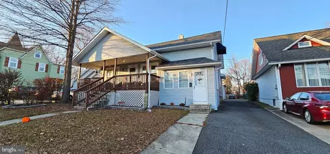 123 W Evesham Ave, Magnolia, NJ 08049