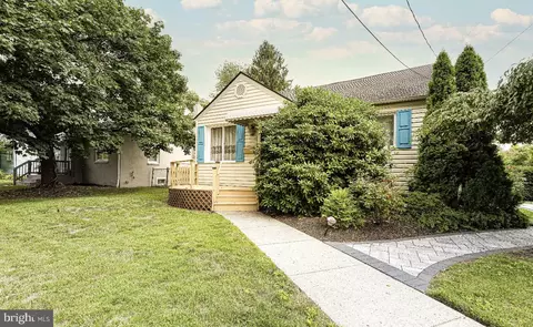 34 W 4th Ave, Runnemede, NJ 08078