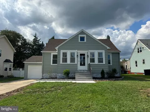 11 Cooper Ave, Stratford, NJ 08084