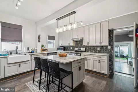 424 Ridgeway St, Gloucester City, NJ 08030