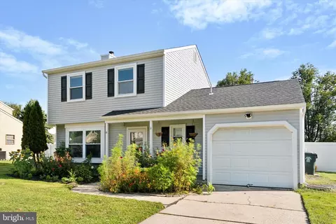 6 Shenandoah Dr, Voorhees, NJ 08043