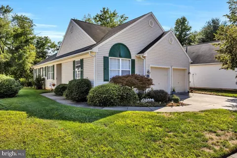 27 Glenview Way E, Gibbsboro, NJ 08026