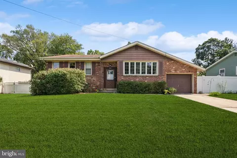 813 Johns Rd, Cherry Hill, NJ 08034