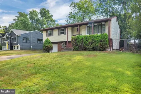 21 Knollwood Dr, Cherry Hill, NJ 08002