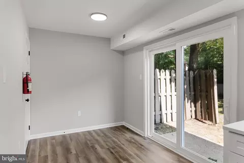 Entry Way - 5 Dover Ct, Clementon, NJ 08021 photo 1 of 2