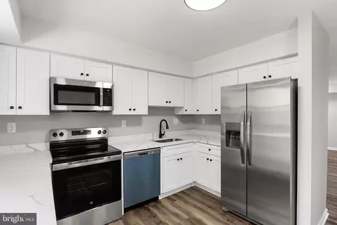 Kitchen - 5 Dover Ct, Clementon, NJ 08021 photo 3 of 3