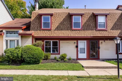 5 Dover Ct, Clementon, NJ 08021