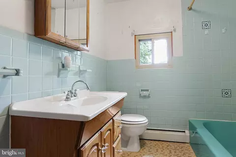 Bath - 408 Copley Rd, Haddonfield, NJ 08033 photo 1 of 2