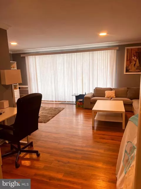 201 Chestnut Pl, Cherry Hill, NJ 08002