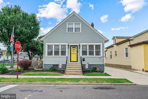 886 Powell St, Gloucester City, NJ 08030