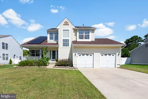 42 Charleston Dr, Sicklerville, NJ 08081