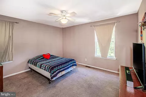 Bedroom - 53 E Fleming Pike, Hammonton, NJ 08037 photo 2 of 4