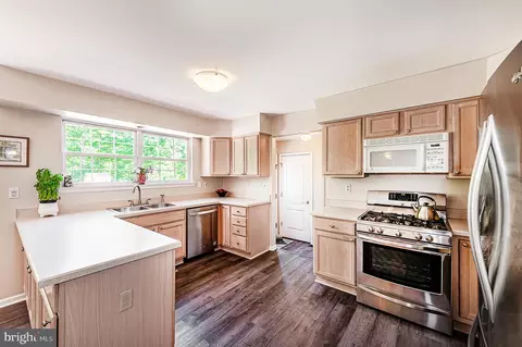 Kitchen - 53 E Fleming Pike, Hammonton, NJ 08037 photo 2 of 4