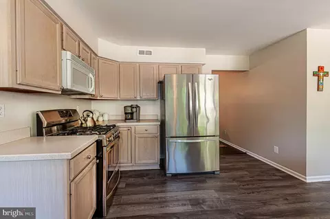 Entry Way - 53 E Fleming Pike, Hammonton, NJ 08037 photo 2 of 5