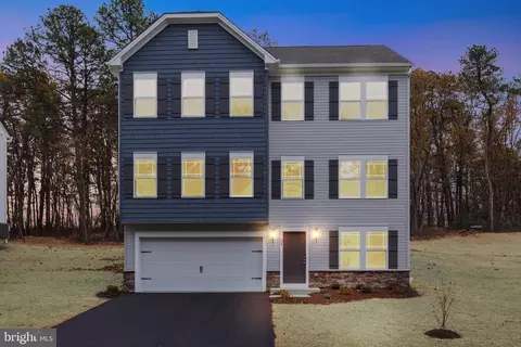24 Primrose Ln, Blackwood, NJ 08012