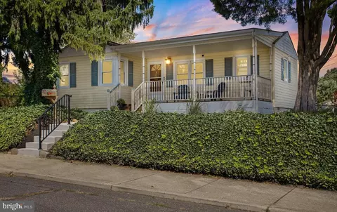 615 Winthrop Ave, Mount Ephraim, NJ 08059