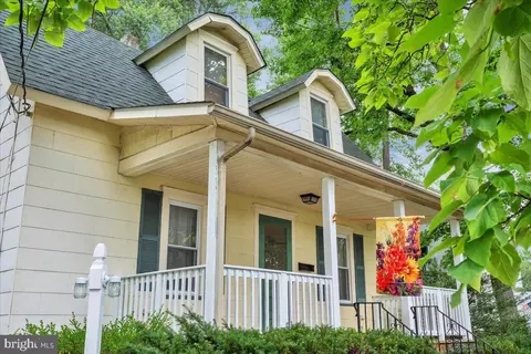 54 Oakview Ave, Cherry Hill, NJ 08002