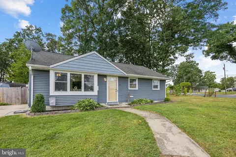 510 Camden Ave, Magnolia, NJ 08049