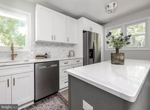 Kitchen - 2407 S Cuthbert Dr, Lindenwold, NJ 08021 photo 3 of 5