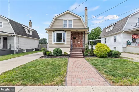 219 Chestnut St, Glendora, NJ 08029