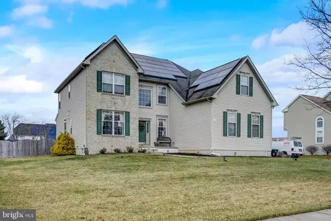 105 Wintergreen Ave, Sicklerville, NJ 08081