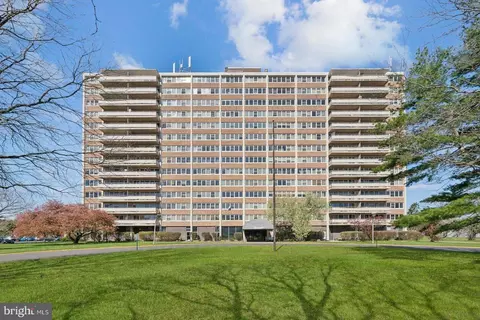 202 Barclay Towers, Cherry Hill, NJ 08034